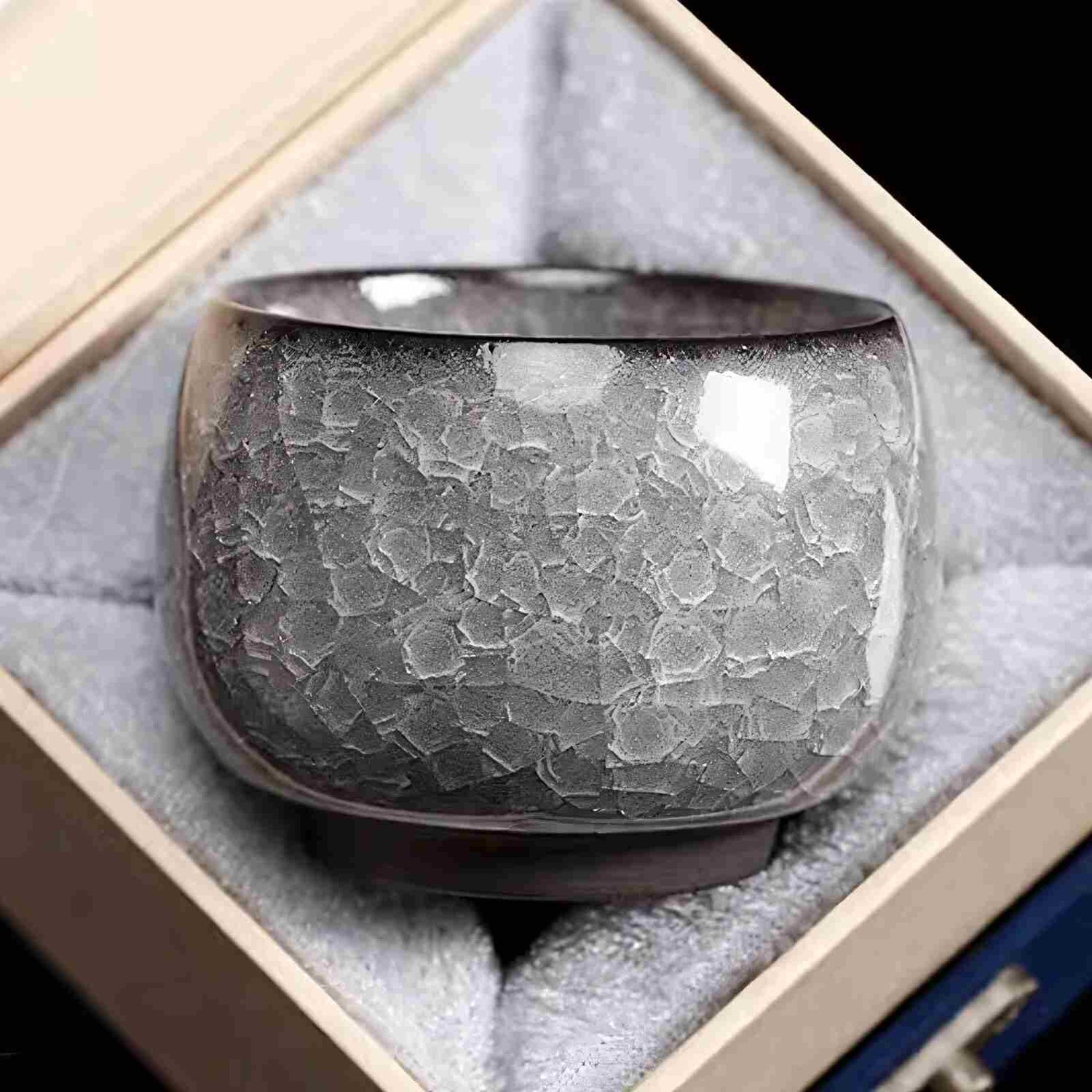 What is Ice Crack Ceramic Craft